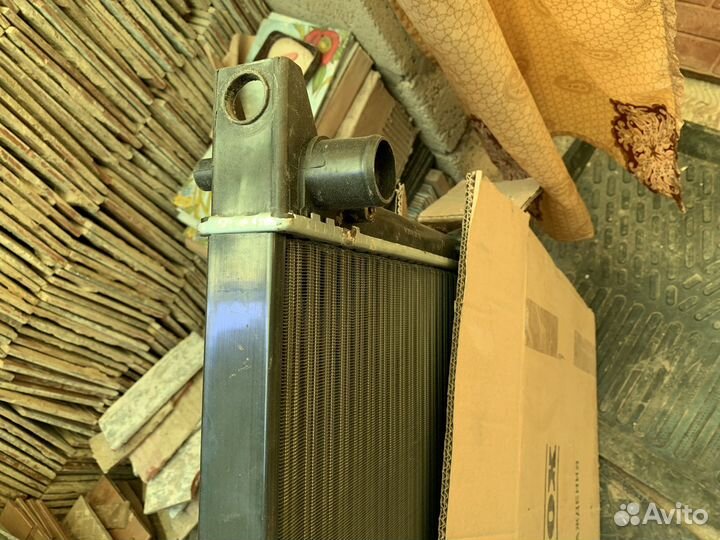 Радиатор охлаждения на Ford Galaxy