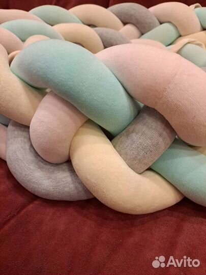 Бортик-коса в детскую кроватку