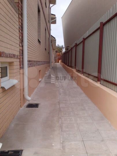 Коттедж 930 м² на участке 20 сот.