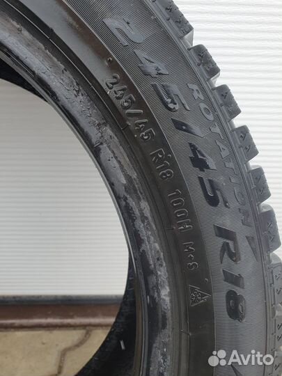 Pirelli Ice Zero 245/45 R18 100H