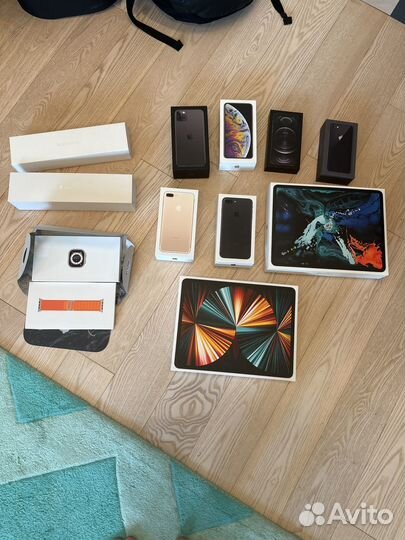 Пустые коробки apple