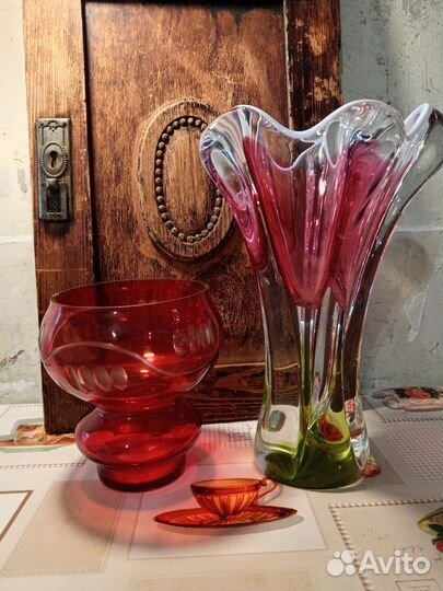 Ваза для фруктов цветное стекло