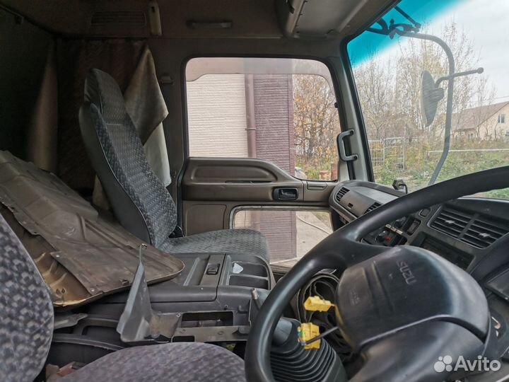 Isuzu Forward (F-Series), 2002