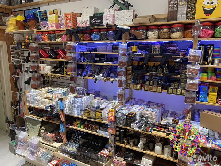 Маленькая коробка с сувенирами