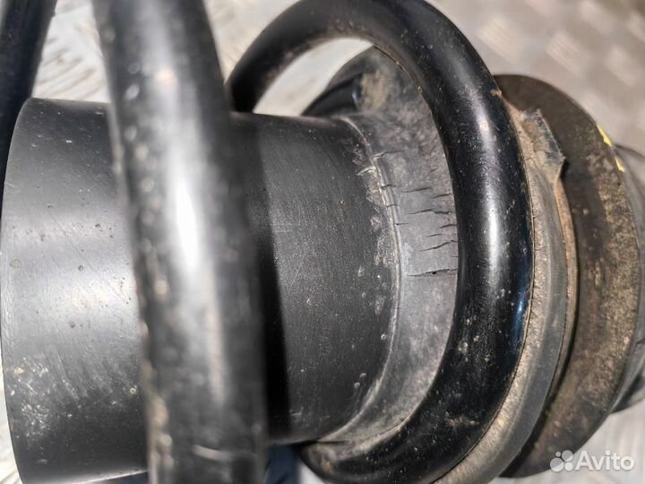 Стойка подвески передний левый Chevrolet Lacetti