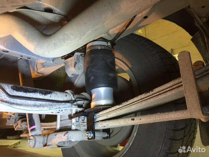 Пневмоподвеска Toyota Hiace (03), задняя ось