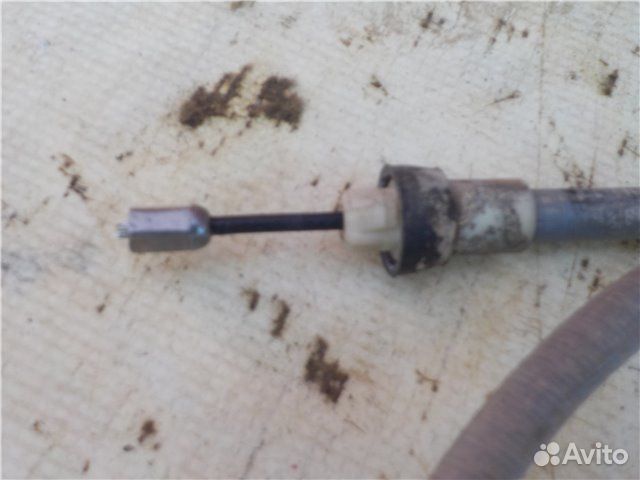 Трос ручника левый LADA Largus R90 K7M 2011