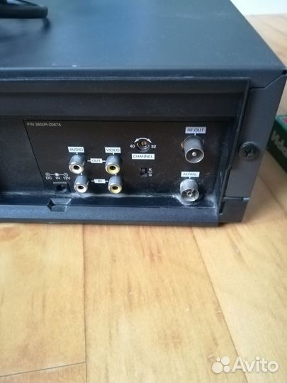 Видеомагнитофон LG+Видеокассеты