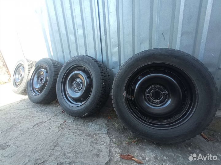 R15 Nokian Tyres Nordman 7 185/65, PCD 4x100 DIA 54.1