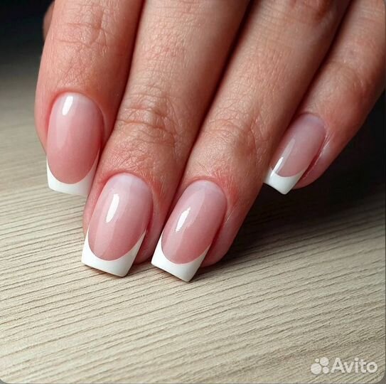 Комбинированный маникюр с покрытием гель-лак Френч