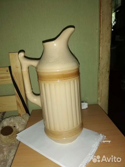 Глиняный кувшин старинный