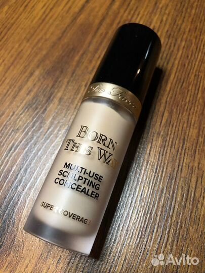 Too Faced тональный крем Born This Way (Swan)