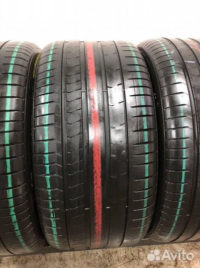 Pirelli P Zero PZ4 275/40 R20 и 315/35 R20 110W