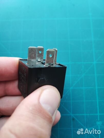 Реле компрессора пневмоподвески