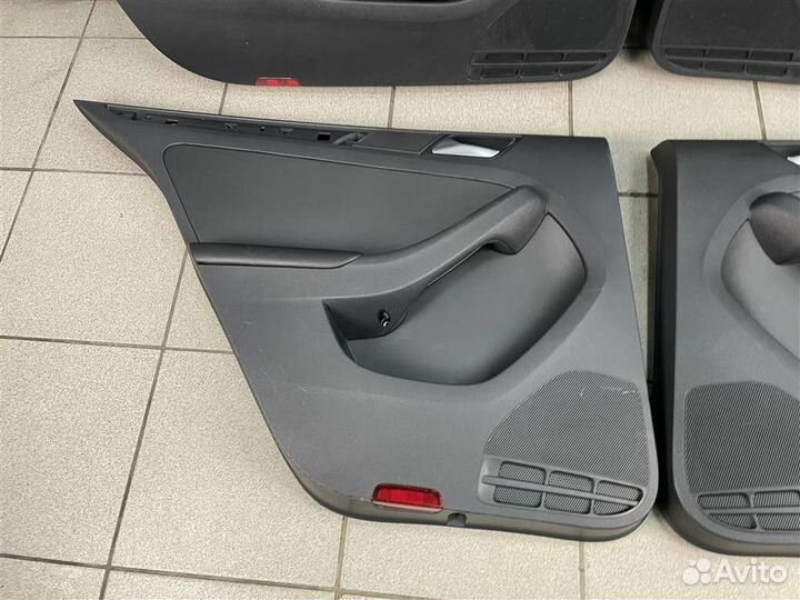 Дверные карты комплект VW Jetta 2011