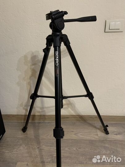 Штатив для фотоаппарата профессиональный
