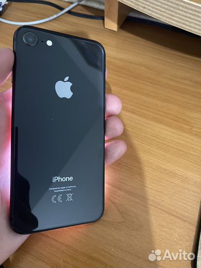 Телефон iPhone 8 64 gb