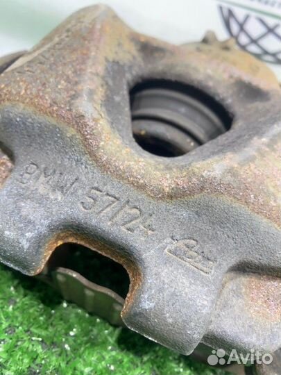 Суппорт передний правый Bmw X1 E84 N47D20 2011