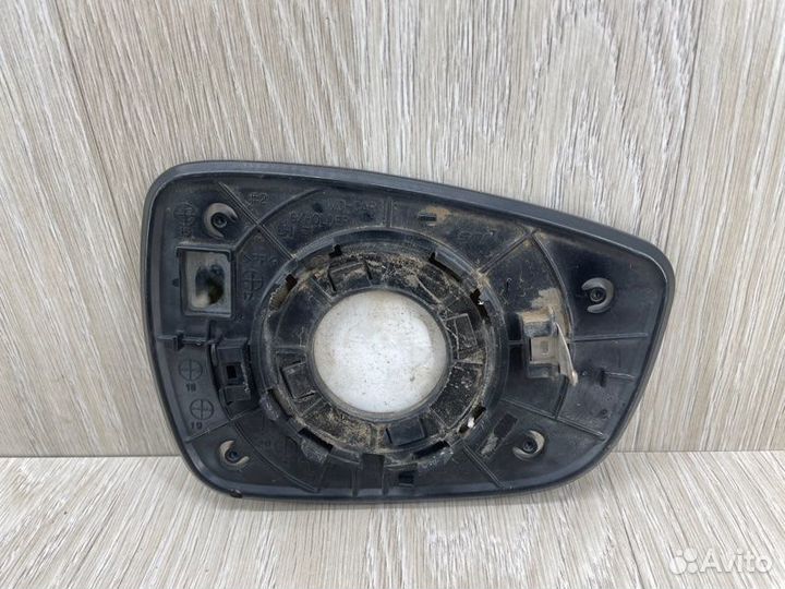 Зеркальный элемент передний левый Hyundai Solaris