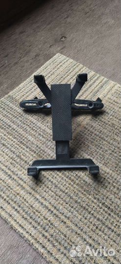 Держатель для планшета в машину