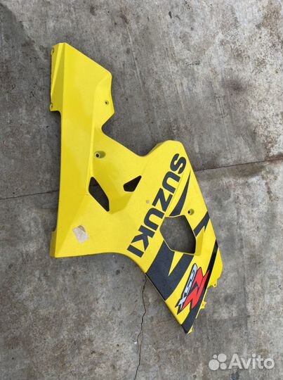 Боковой пластик suzuki gsxr 1000