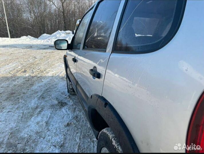 Накладки на арки, пороги chevrolet niva