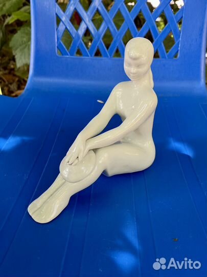 Статуэтка Девушка с подсолнухом, Чайка, Краснодар