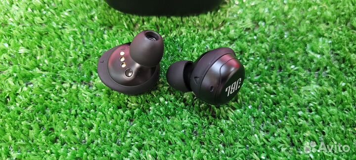 JBL live free NC+ TWS