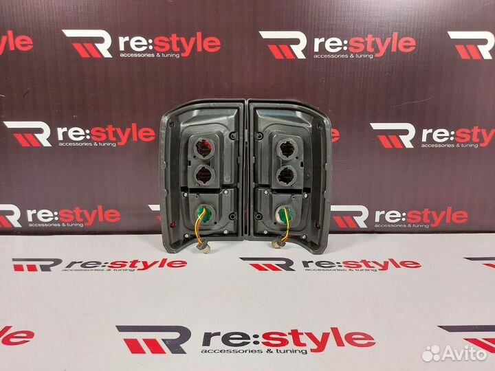 Стопы Nissan Patrol 60 Красно-Черные Диодные T2264