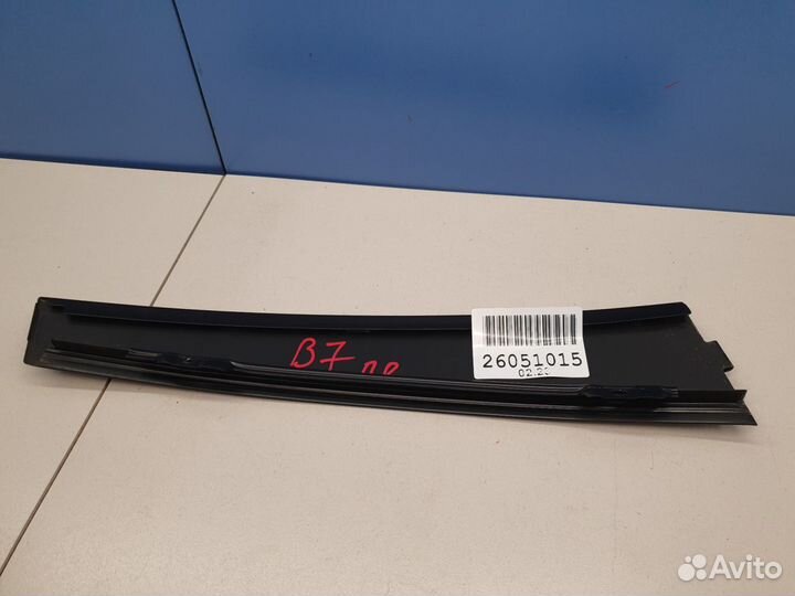 Накладка рамки двери передней правой Volkswagen Passat B7 2011-2015