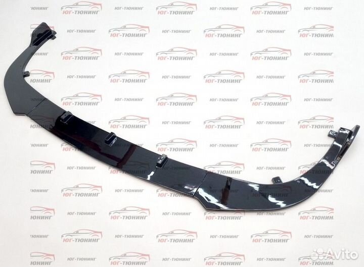 Передняя губа на Toyota Camry XV70 черная