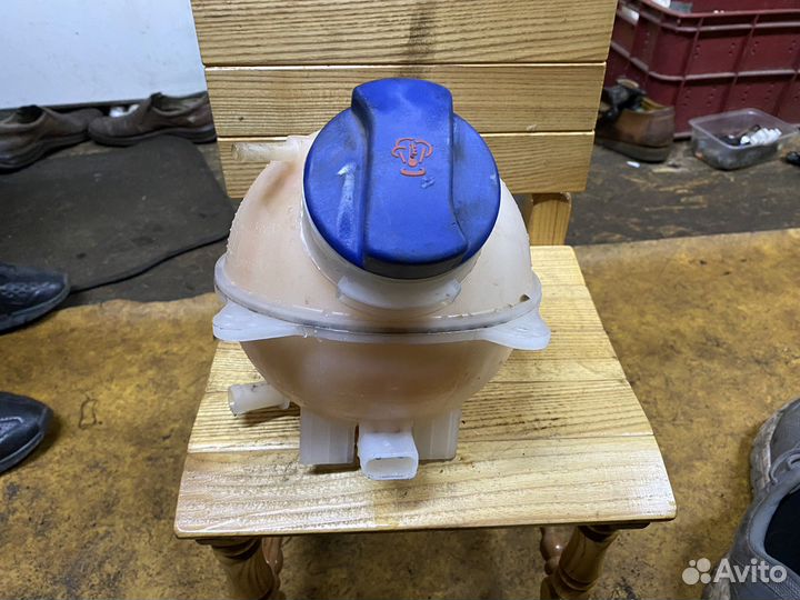 Расширительный бочок VW Sharan 95-00