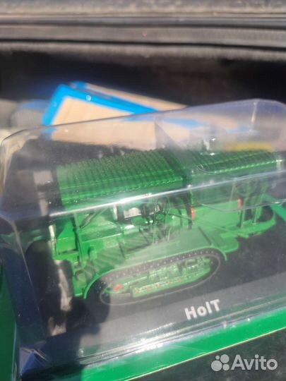Модель трактора 1/43 Holt (Холт)