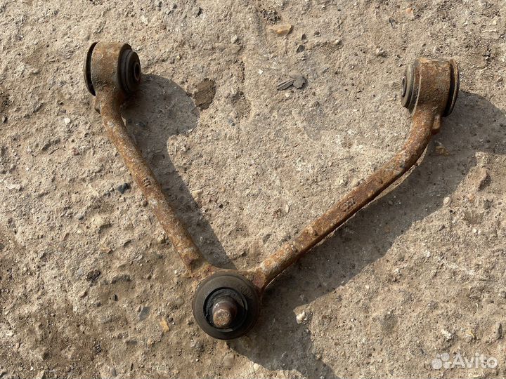 Передний верхний рычаг кайрон