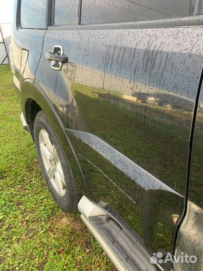 Двери задняя правая mitsubishi pajero 4