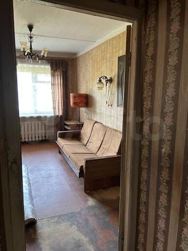 2-к. квартира, 43 м², 1/4 эт.