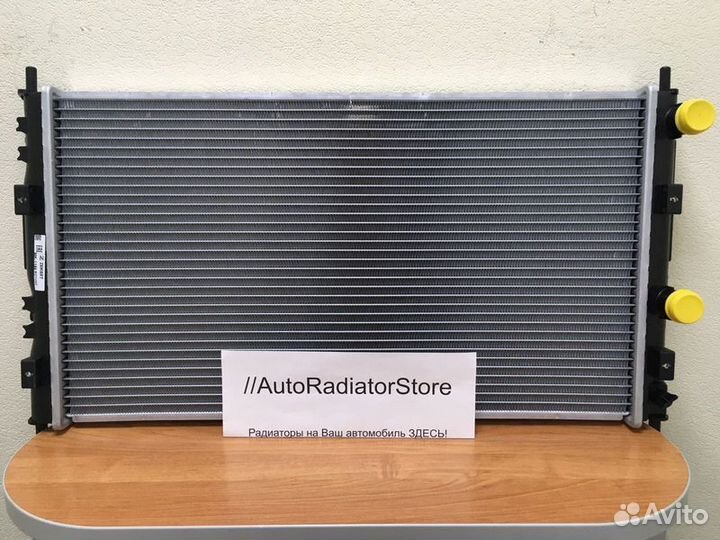 Радиатор охлаждения Крайслер Себринг II 01