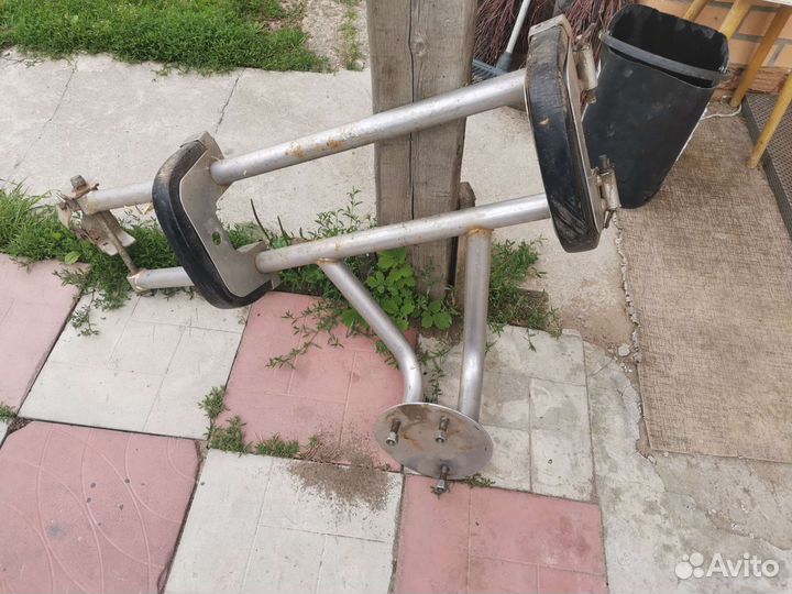 Кронштейн для запаски нива