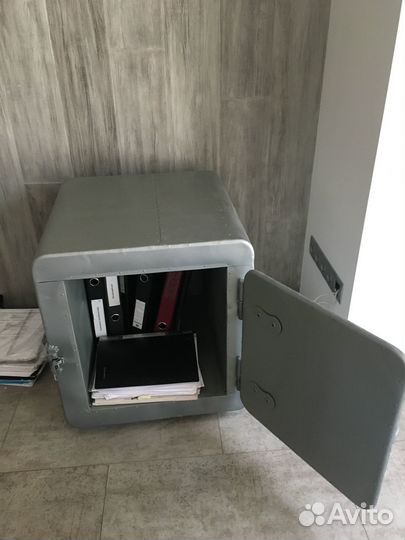 Шкаф металлический