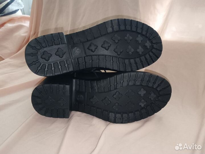 Ботинки женские, 36 размер, на шнуровке