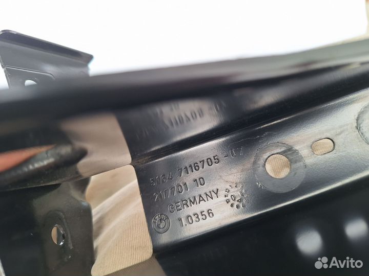 Кронштейн замка капота левый BMW 3 E90