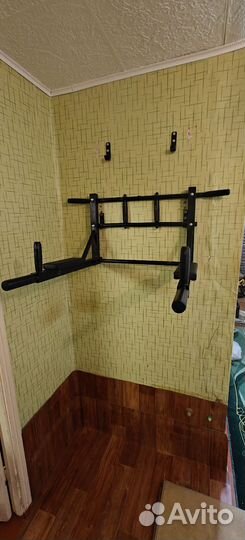 Турник настенный 3 в 1: турник, брусья и пресс