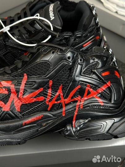 Кроссовки Balenciaga Runner Red Graffiti Black