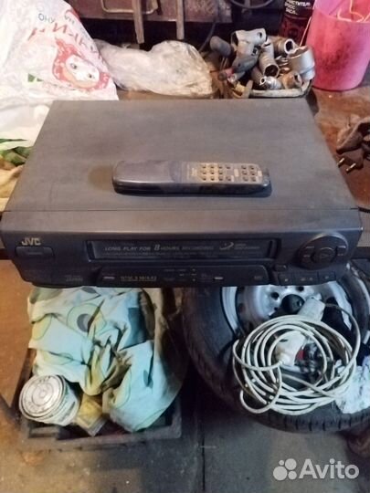 Видеомагнитофон jvc