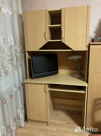 Письменный стол для школьника