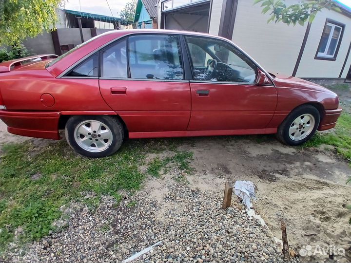 Opel Omega 3.0 МТ, 1988, 268 389 км