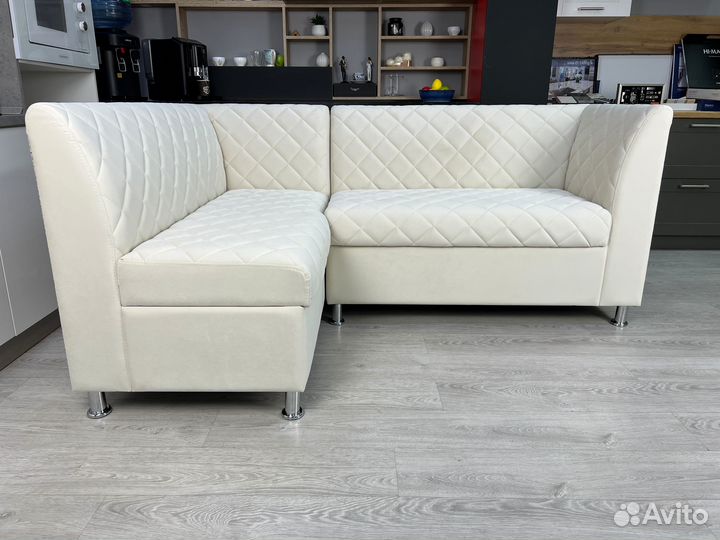 Угловой диван на кухню