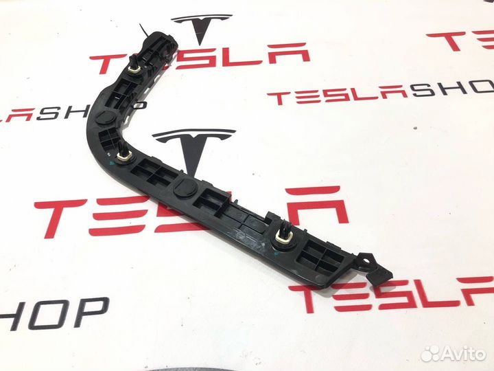 Кронштейн крепления бампера заднего левый Tesla