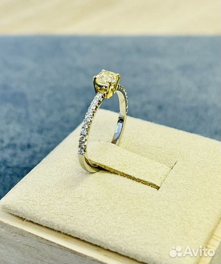 Кольцо с жёлтым бриллиантом CVD огранки «Кушон» 0.5ct