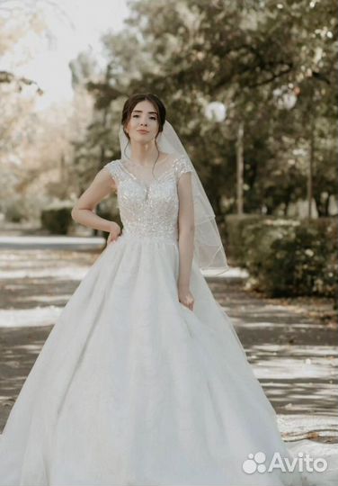 Свадебное платье 44 46
